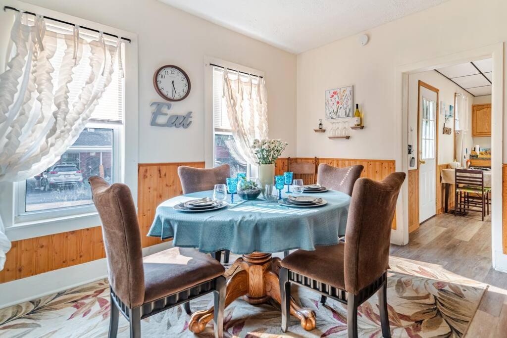 Cottage In The Falls, 2 B, 2 Bath, Fireplace Cuyahoga Falls Ngoại thất bức ảnh
