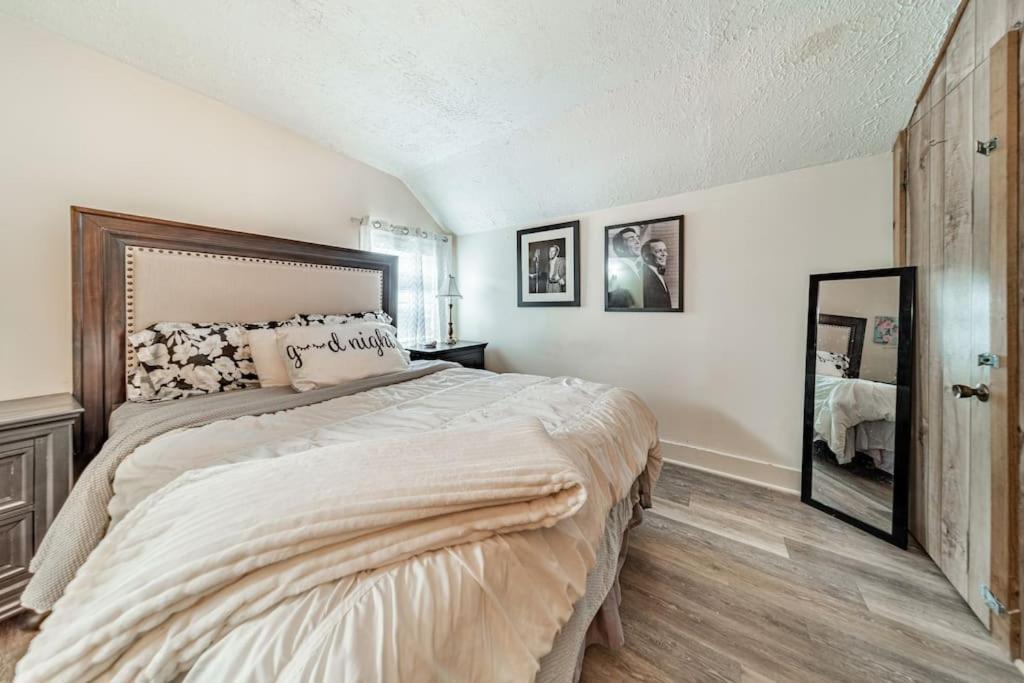 Cottage In The Falls, 2 B, 2 Bath, Fireplace Cuyahoga Falls Ngoại thất bức ảnh