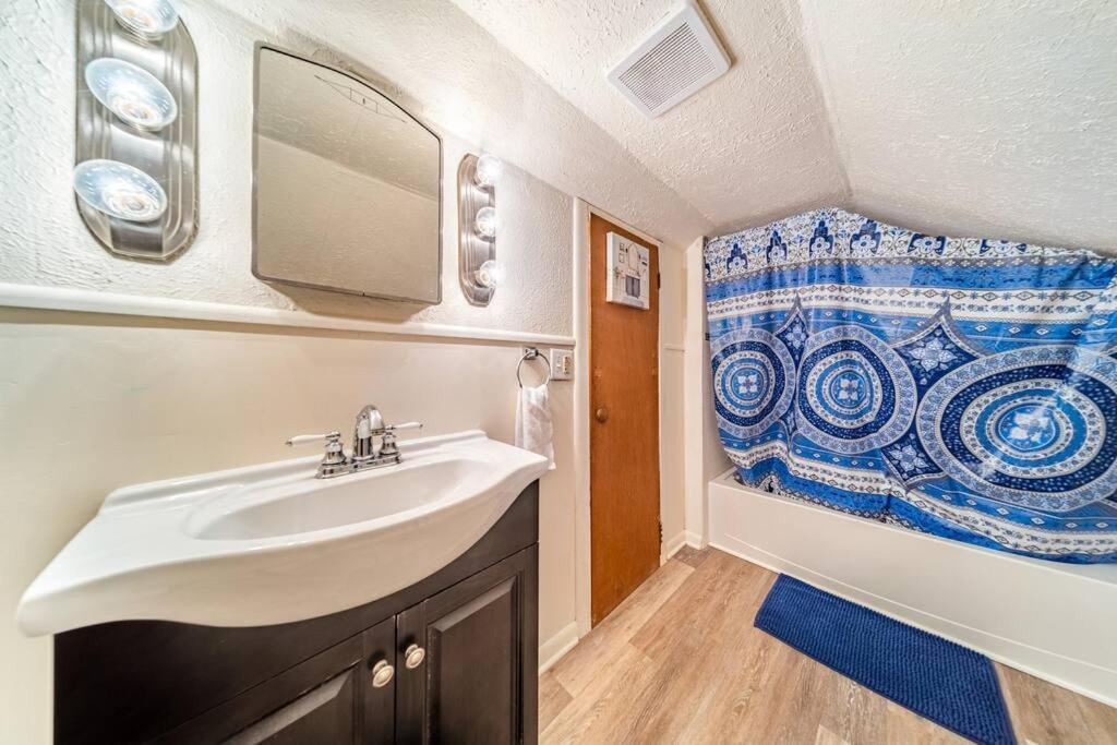 Cottage In The Falls, 2 B, 2 Bath, Fireplace Cuyahoga Falls Ngoại thất bức ảnh