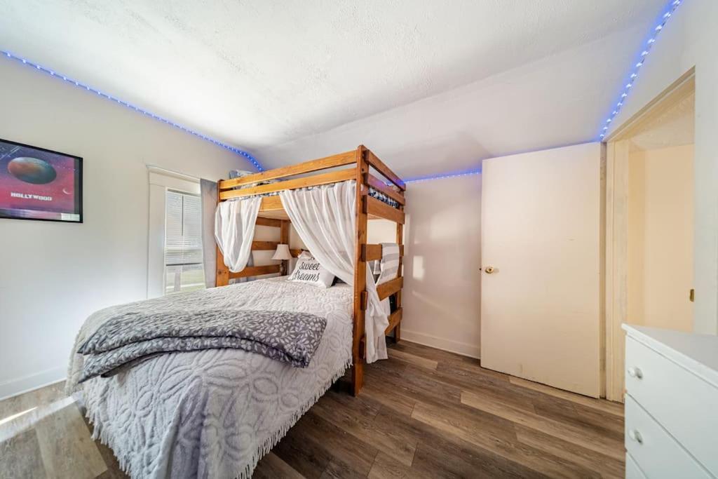 Cottage In The Falls, 2 B, 2 Bath, Fireplace Cuyahoga Falls Ngoại thất bức ảnh